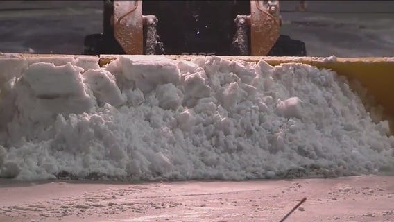 Commuters battle snowy roads, sub-freezing temps Friday across Chicagoland