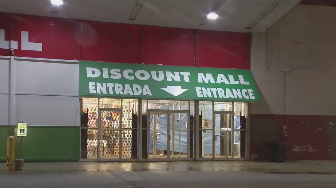 Half of Little Village Discount Mall vendors being pushed out, alderman says
