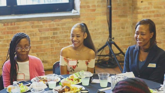 Local group connects Chicago students with CEOs, executive leaders