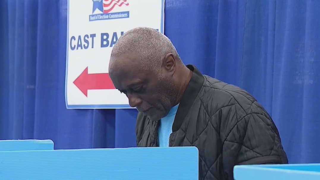 Some early voting sites might be delayed in opening