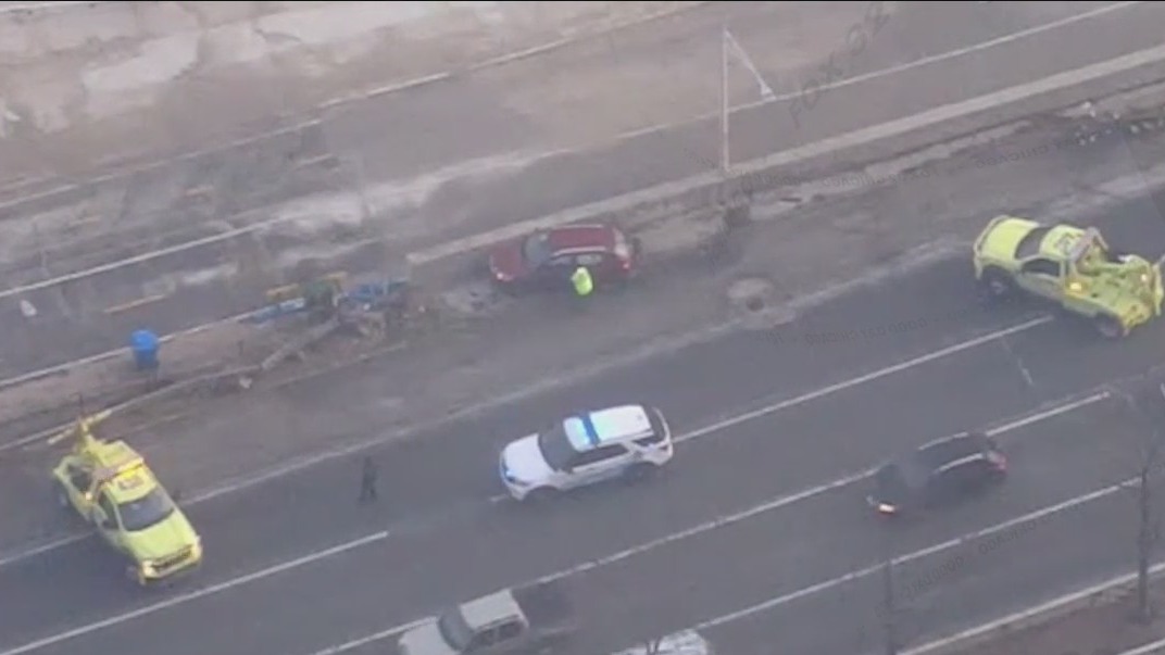 Car crashes into wall on Lake Shore Drive