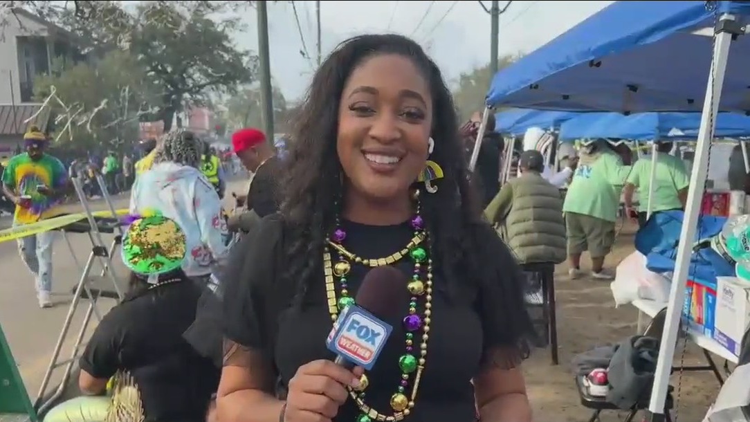 Thousands prepare for Mardi Gras madness in New Orleans