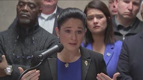 Mendoza rips into Lightfoot over Covid benefits being denied for cop brother