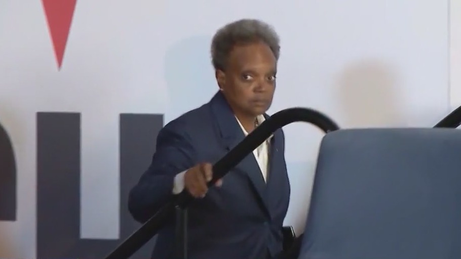 Lightfoot, AFSCME announce tentative agreement, averting pre-election strike