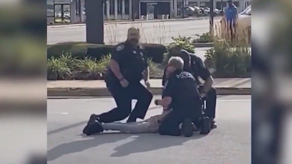 Oak Lawn officer pleads not guilty in violent arrest