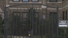 2 teens critically wounded in West Side shooting