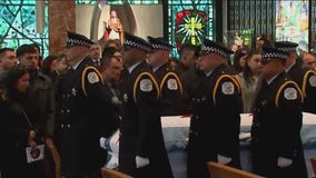 Chicago pays respects to fallen Officer Andr?s Mauricio V?squez Lasso