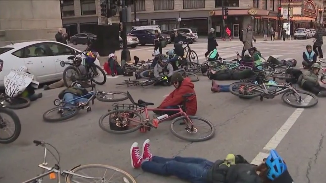 Bicyclists block traffic in the Loop calling for better safety