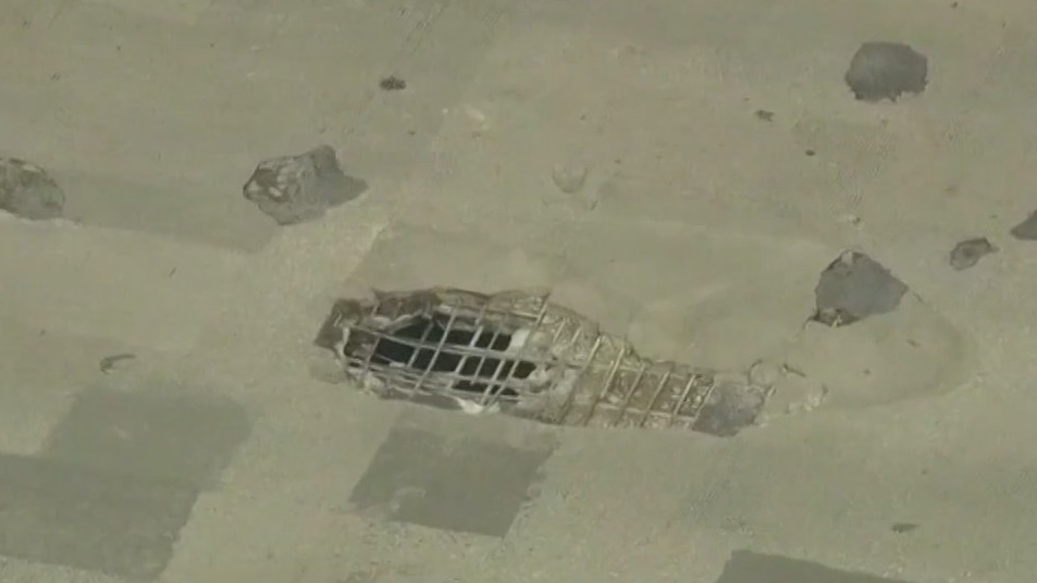 Large pothole reported on I-55 in Bolingbrook