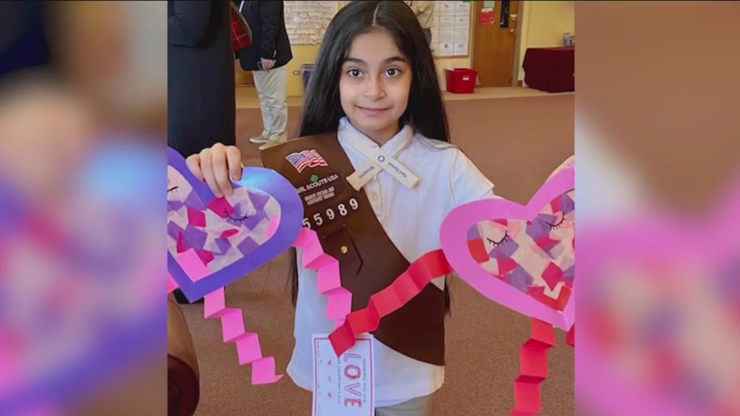 Aurora girl honored for saving mother's life