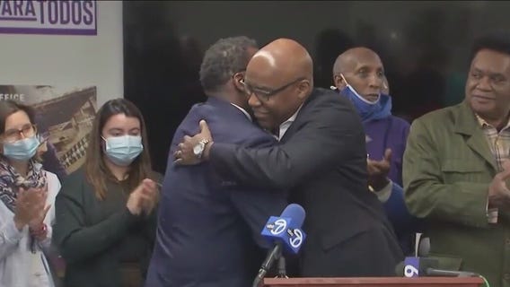 Chicago mayoral election: Raoul endorses Johnson, Green supports Vallas