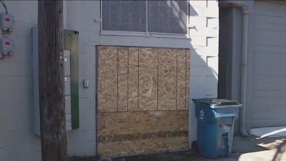 Chicago bank burglary: Suspects drill through wall to access money vault