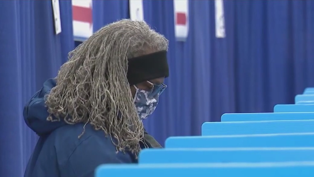 Early voting begins in Chicago for mayoral runoff election