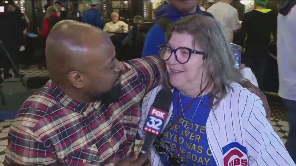 Chicago celebrates 25th annual Harry Caray toast