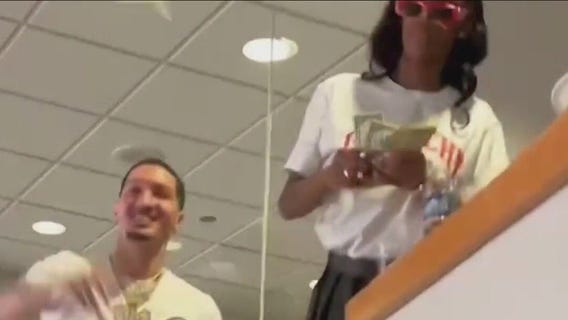 Stripper in full view at Bulls game