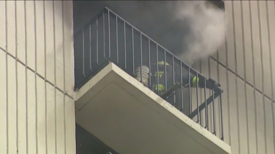 Chicago mourns the loss of 2 firefighters in 2 days | FOX 32 Chicago