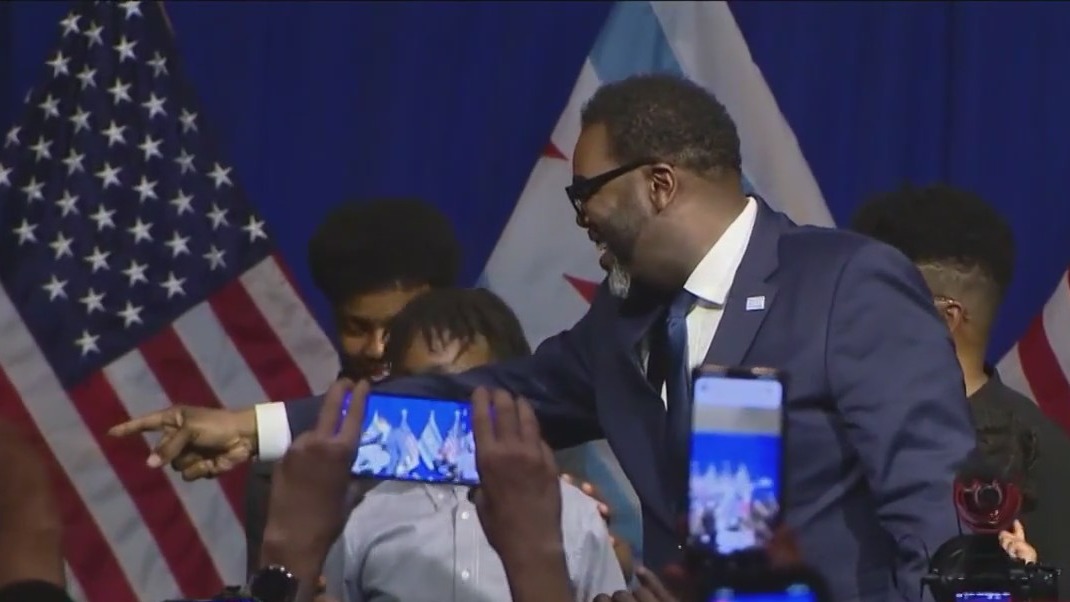 Voters tap Brandon Johnson to lead Chicago, Vallas concedes