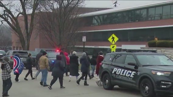 5 students in custody after possible gun at Highland Park High School prompts lockdown