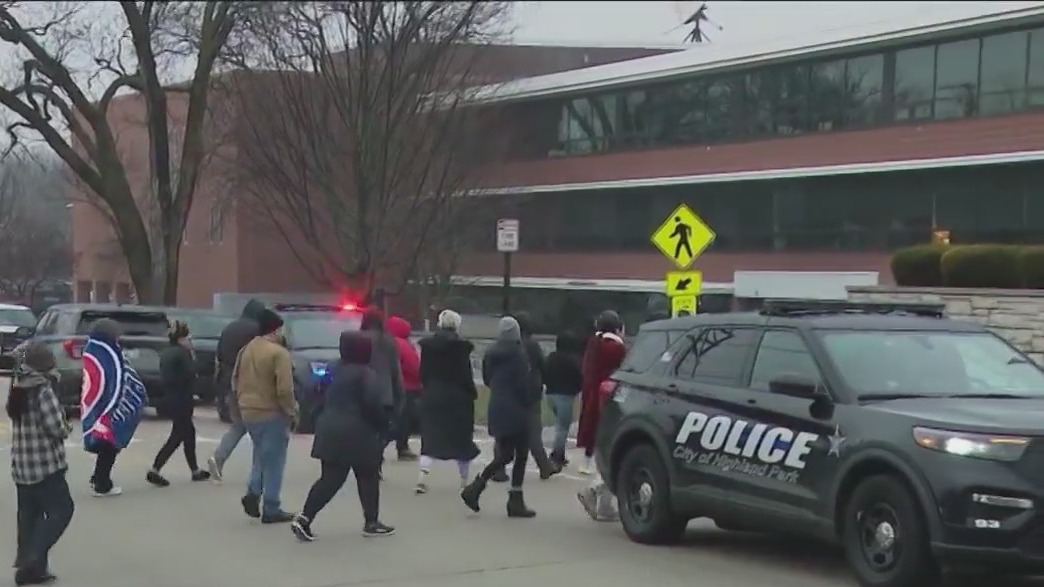 5 students in custody after possible gun at Highland Park High School prompts lockdown