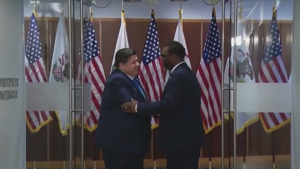 Gov. Pritzker welcomes Mayor-elect Brandon Johnson to Chicago's top office