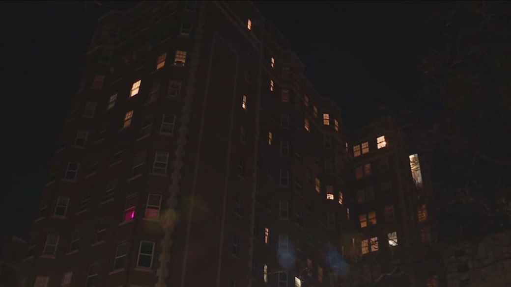 Crews douse fire at Edgewater apartment building