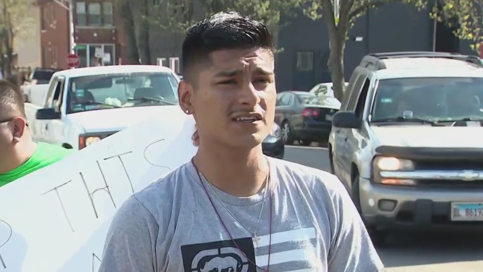 'We need this Walmart': Chicago leaders fight to keep Walmart open