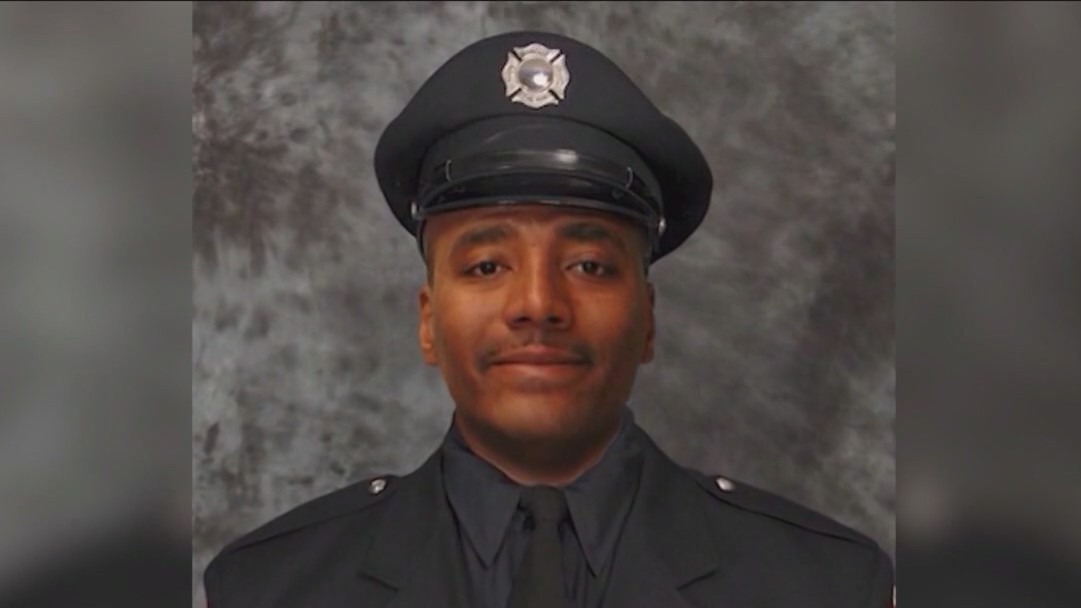 Chicago firefighter Jermaine Pelt to be laid to rest
