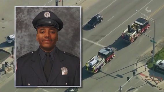 Hundreds gather for fallen Chicago firefighter Jermaine Pelt