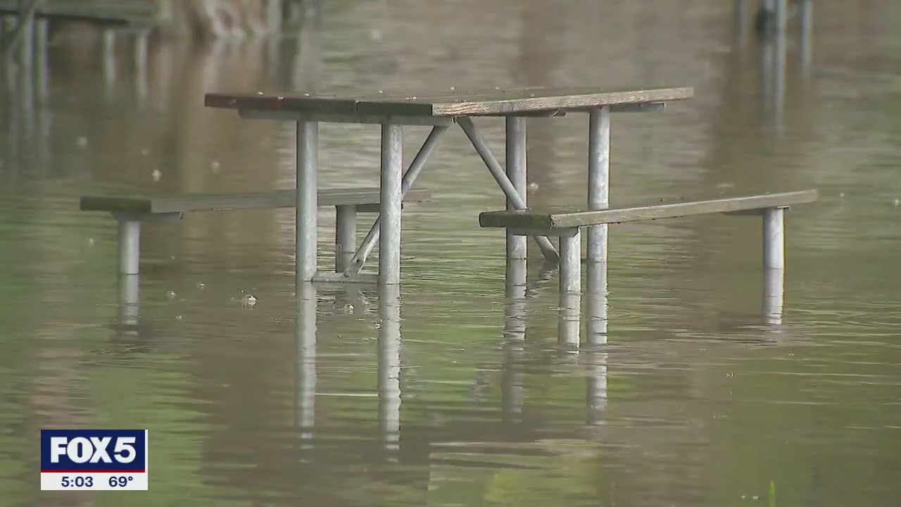 Mudslides shutdown parts of Palisades Park