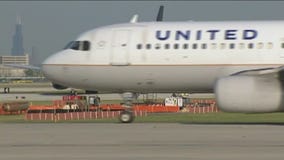 United Airlines pilots picket in downtown Chicago