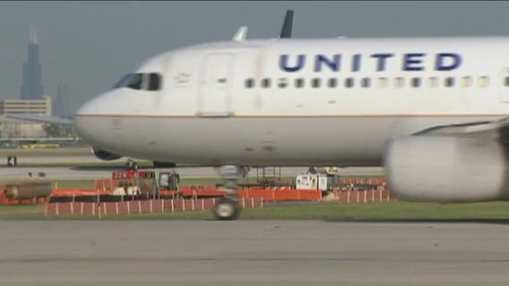 United Airlines pilots picket in downtown Chicago
