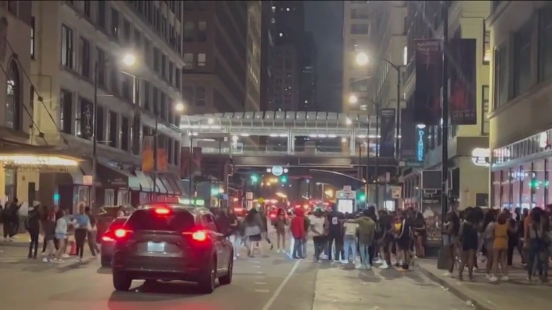 Chicago police prepare for potential unrest in the Loop