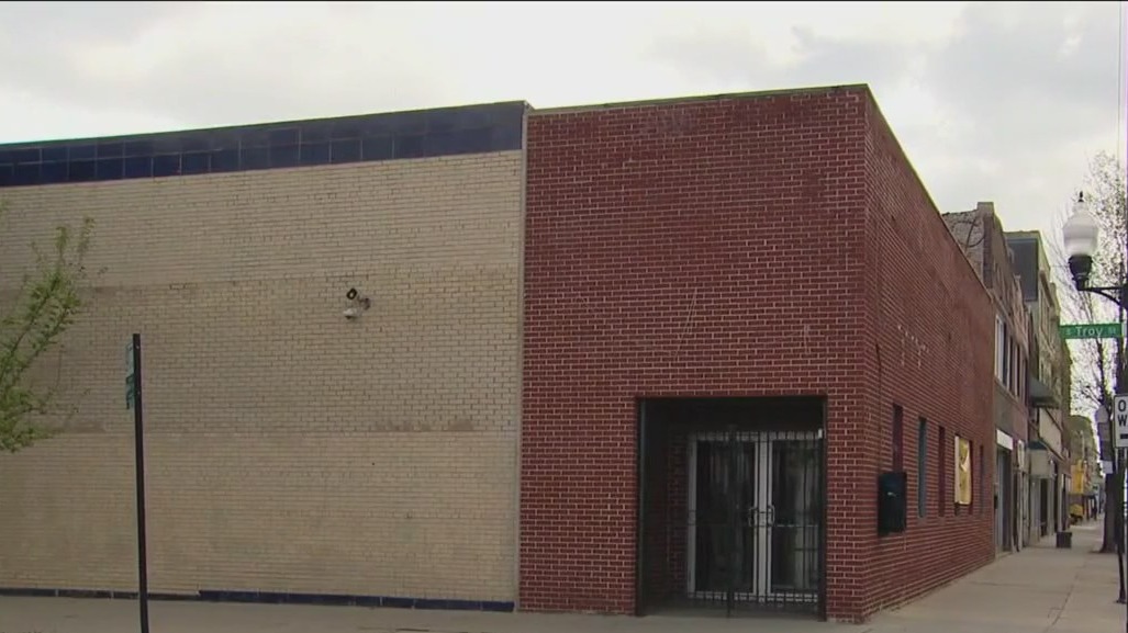 Homeless encampment raises concerns in Chicago Lawn