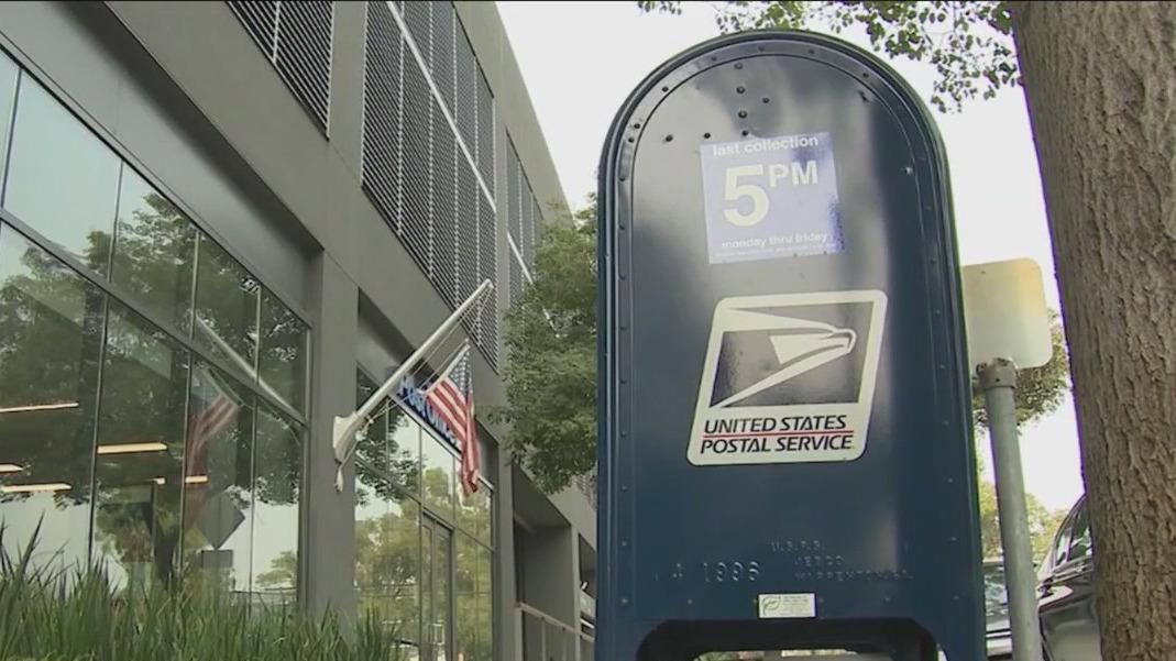 Uptick in armed robberies of postal carriers in Chicago