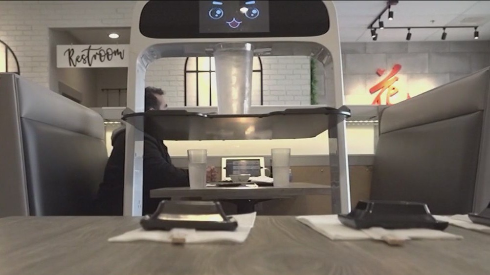 Robot food service workers on the rise
