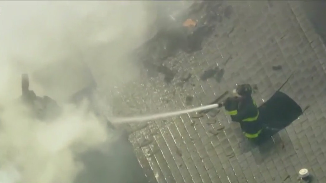 Fire erupts at Chicago home; spreads to 2 other houses