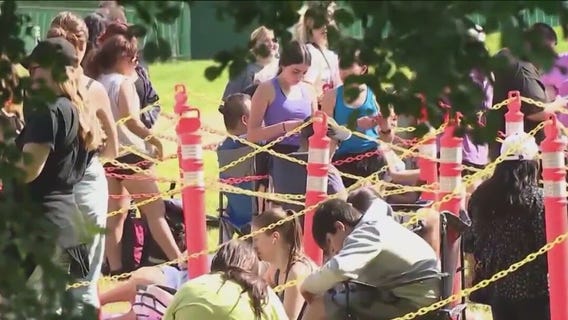 Fans flock to Soldier Field for Taylor Swift merchandise