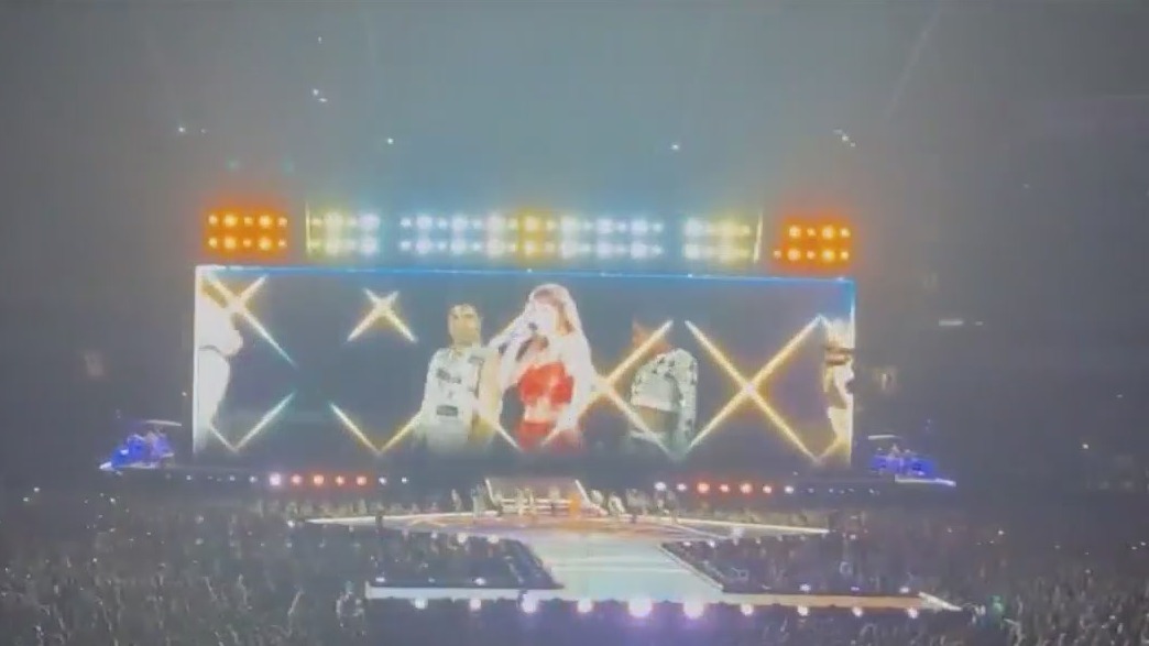 Taylor Swift takes over Chicago