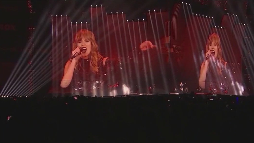 Thousands of Taylor Swift fans descend upon Chicago