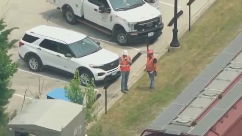 Pedestrian struck and killed by freight train in Hinsdale | FOX 32 Chicago