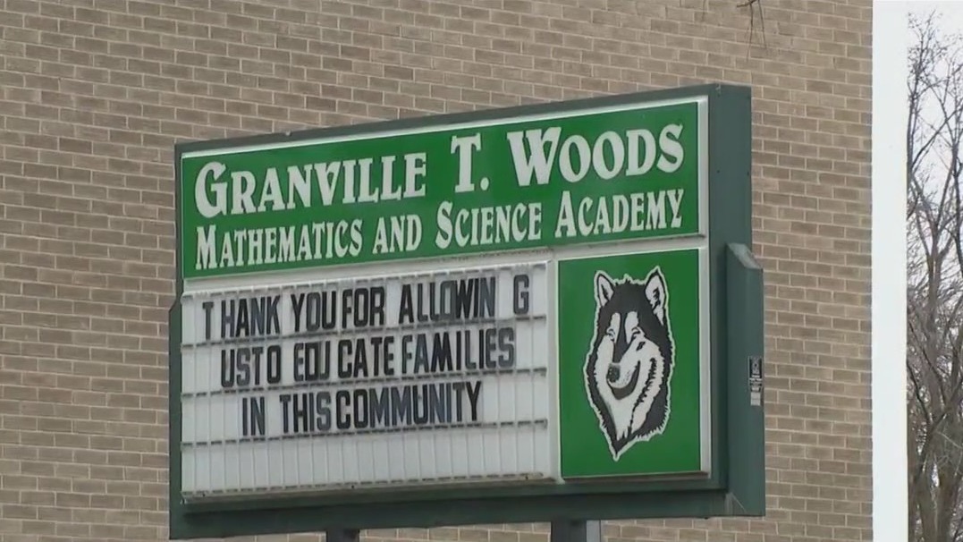 Closed Chicago school to be developed into apartments