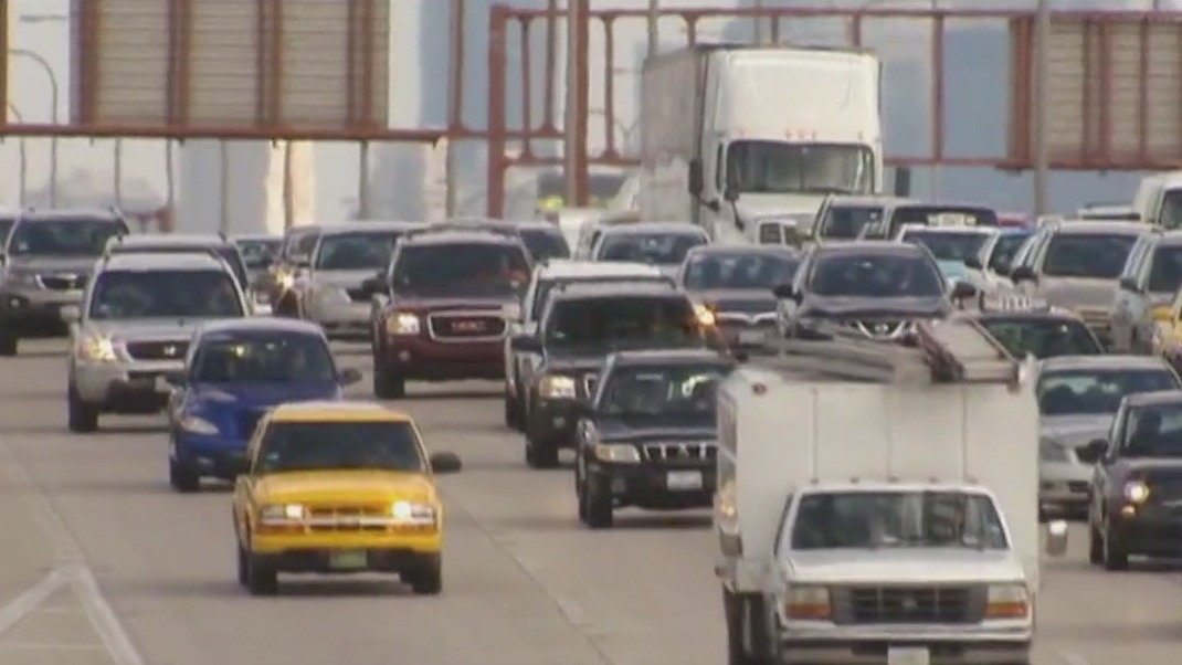 5 tips to keep kids entertained while traveling this summer