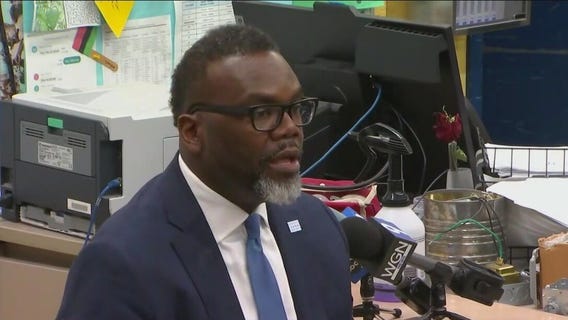 Mayor Brandon Johnson urges CPS students to pursue technical careers