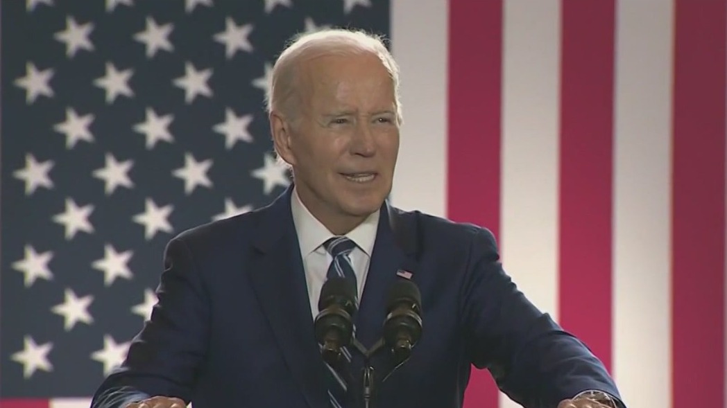 President Biden touts 'Bidenomics' during Chicago visit