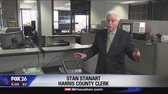 Harris County Clerk demonstrates how to properly use poll machines