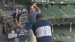 Golfers flock to Wrigley Field to show off their swings