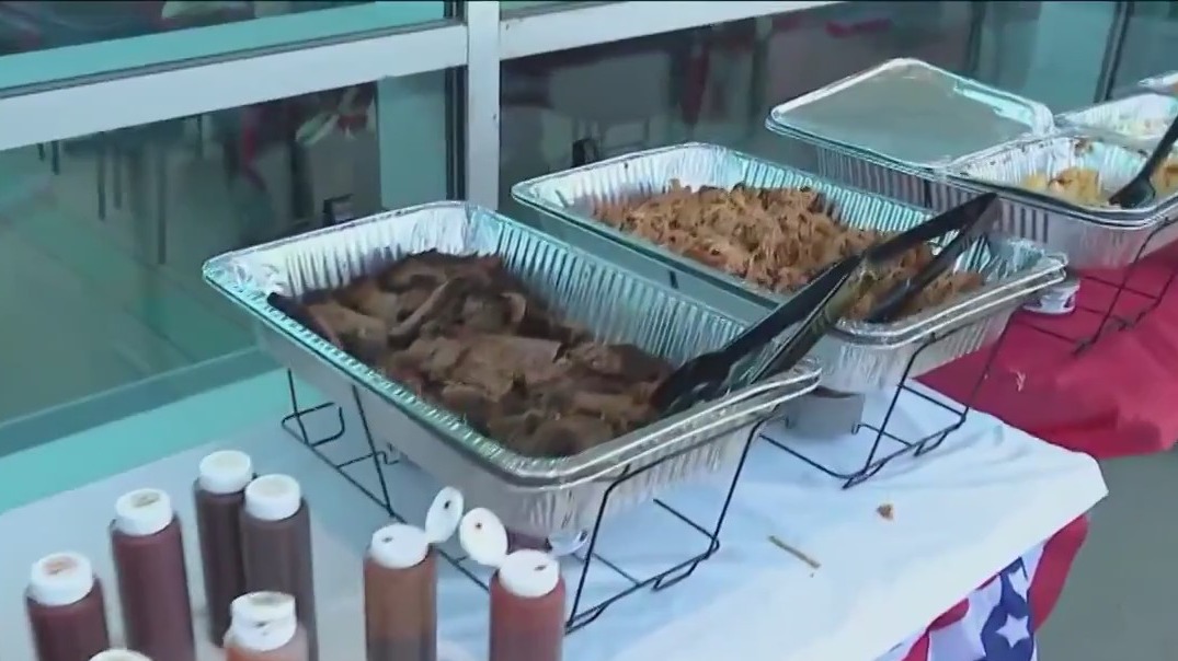 Annual USO BBQ in Chicago area for the troops