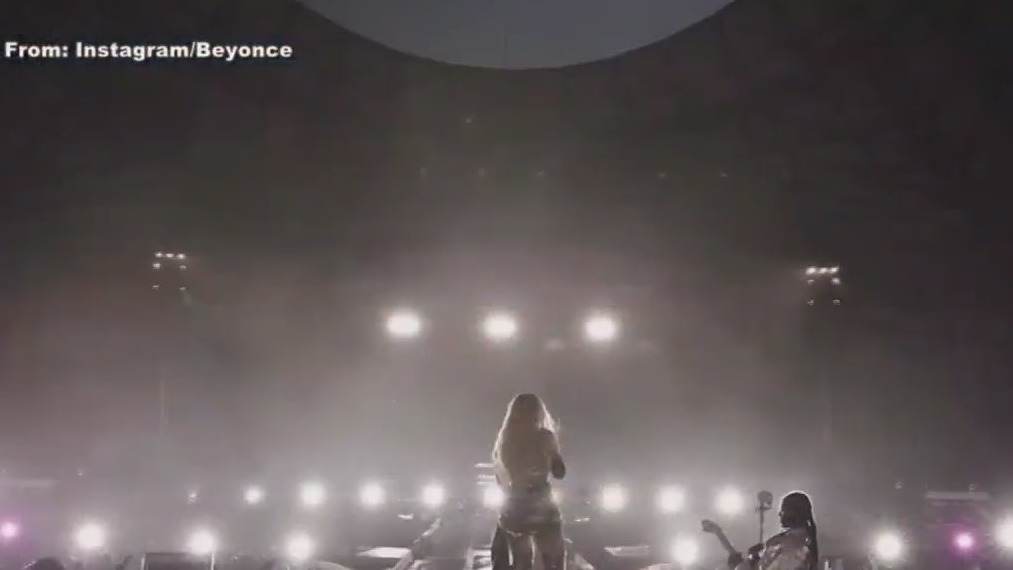 Beyonce brings world tour to Chicago this weekend