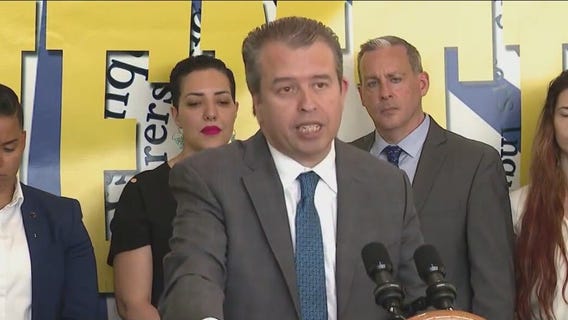 Chicago Public Schools to open welcome center to migrants