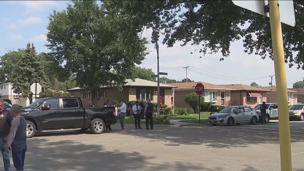 Chicago police officer reported missing by family